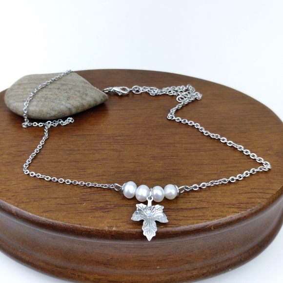 Cultured Pearl & Leaf Charm Chain Necklace - Picture 3 of 4